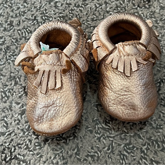 Freshly picked rose gold moccasins - Picture 1 of 7